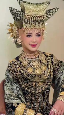 Paket Lengkap Pre Wedding Adat Minangnya kaka 🩷✨️ Photo by @Bang Gerli @PICT STORY #preweddingminang #fyp #preweddingpadang #henniadlivilla 