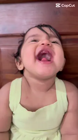 හා පැංචිගේ හිනාව🐰😘#foryoupage #fyp #viraltiktok #viraltiktok #cutebaby #hashtag @Raveen Tharuka 