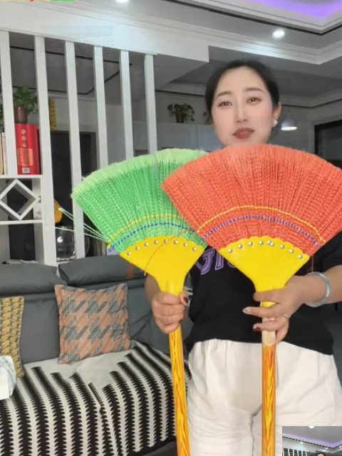 2 in 1 walis tambo, pang agiw at pang walis sa bahay. Nakakasipag mag linis haha #walis #walistambo #walisexpandable #extendablewalistambo