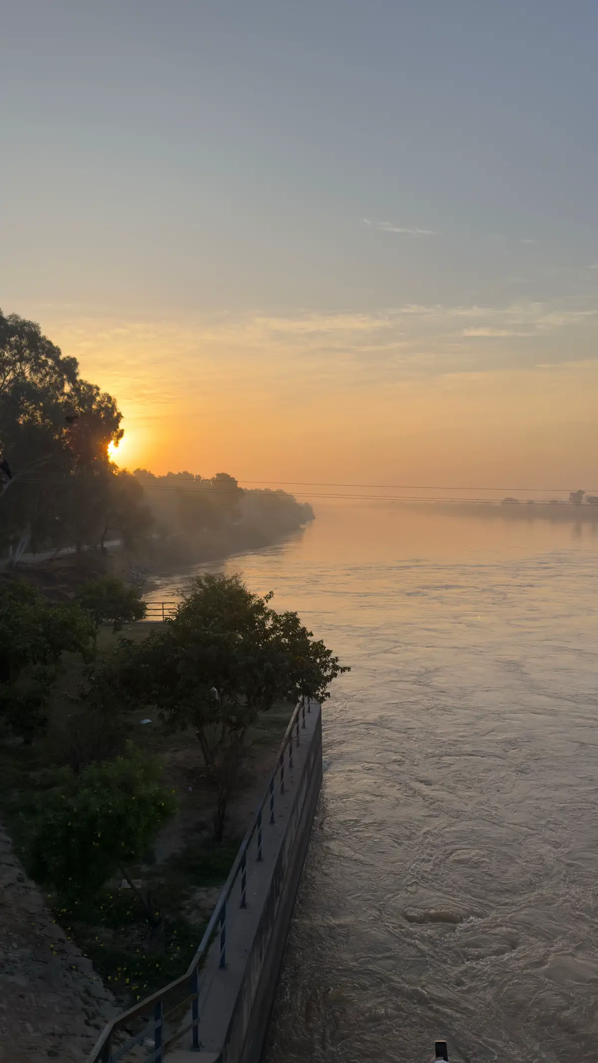 A place where Nature breathes✨💐 Outfit details 🥻: @Hussain Rehar  #village#mandibahauddin#viral#view#trending 