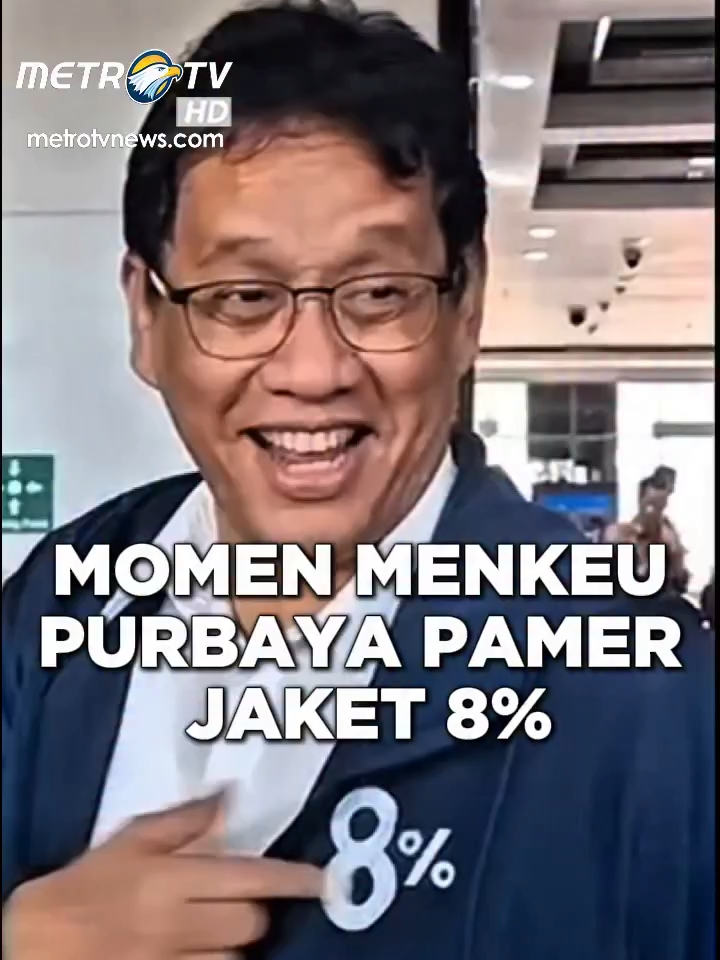 Menteri Keuangan (Menkeu) Purbaya Yudhi Sadewa memamerkan jaket barunya saat bertemu awak media yang bertuliskan angka 8% di dada sebelah kiri. Purbaya mengungkapkan bahwa jaket yang menyiratkan target pertumbuhan ekonomi Indonesia tersebut merupakan pemberian dari Istana Kepresidenan. Sumber: Tiktok @purbayayudhis #MetroTV #tiktokmetrotv #beritaviral #metrotvnews #terkini #viral #fyp #menkeu #menkeupurbaya #purbaya