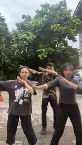 gledeknya paid actor @dikky_rakbum @ela 