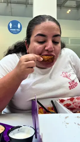 Flavor chaos on the plate 🌶️🔥 Too many flavors at once but they gave us free wings, so it’s still a tasty 7/10 🍗😋 @Crispy Cloud  #Lebanon #Beirut #Nashville #ChickenSandwich #Spicy