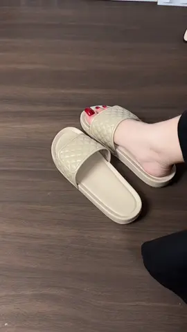 Dép quai ngang đúc nguyên khối #giayxinh #depxinh #giaydep #guocxinh98 #xuhuong 