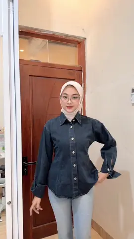 CAKEP BANGETT❗️💖Blouse denim gk bikin gerah bahan premium harga murcee