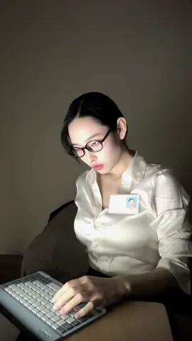 来世はあなたのポンコツ後輩に。 #地味ハロウィン #bisexualgirls  #03 