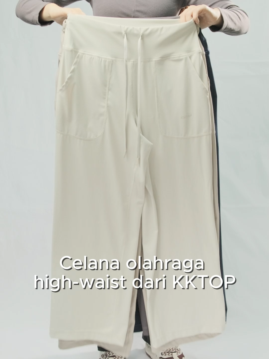 Kulot dari KKTOP sih emang beda 😎 adem, lentur, dan keliatan mahal padahal nggak 😭 #KKTOP #celanakulot #OOTD #fashion #outfitinspo #outfitideas #bodygoals