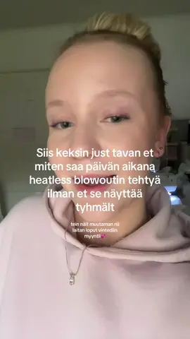 Siis näyttää ihan perus nutturalt! Joo näyttää nyt vähän tyhmält ku laitoin nopee likasii hiuksiin🥲 #heatlessblowout #hiukset #vinkki #hiukset #suomitiktok 