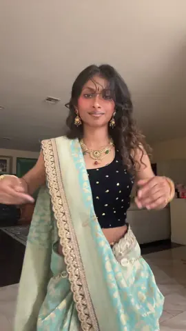 AHHHH why is it so hard to konpa/whine in a saree 💀#fyp #viral #blowthisup #dance #rahtitouillee 