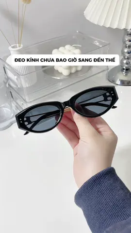 Đeo vào trông có gu hẳn luôn #viral #kính 