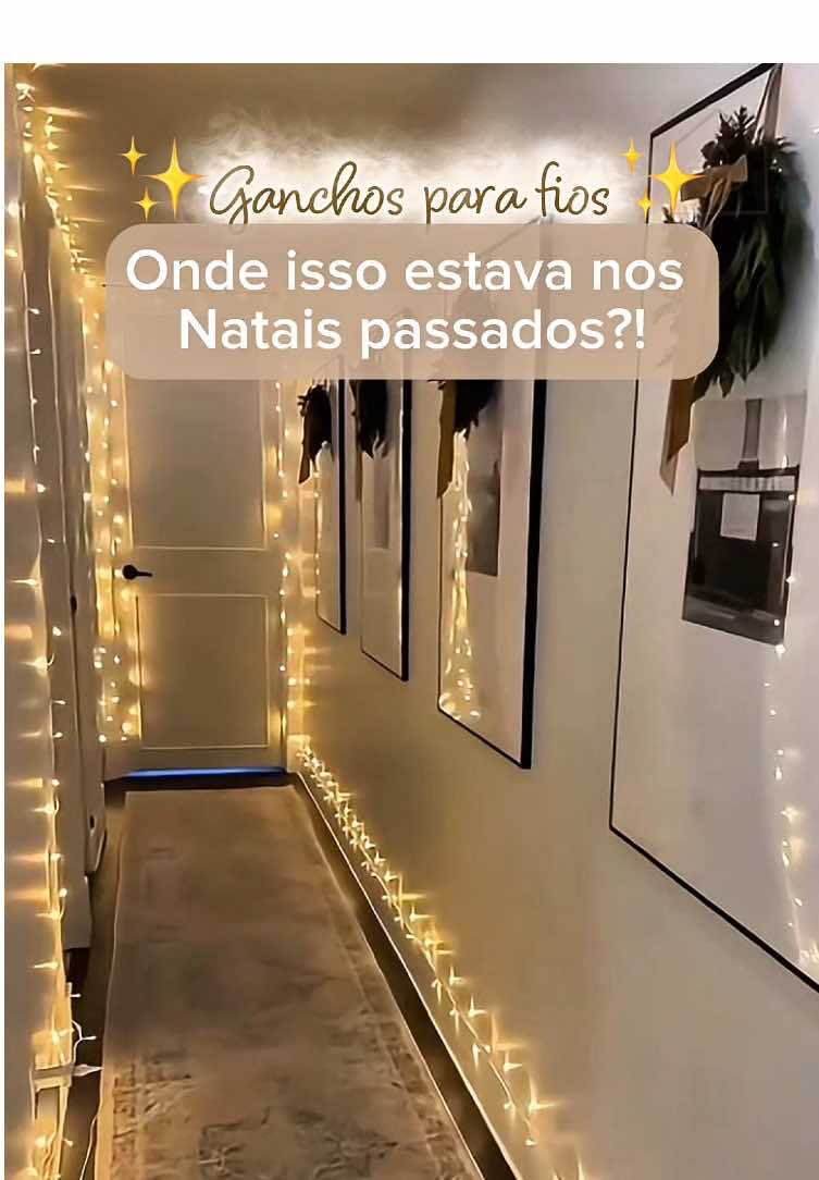 ✨ Achadinho especial de Natal ✨ Todo ano o mesmo perrengue com o pisca-pisca solto pela casa? 😅💡 A Shopee resolveu! Esses clips organizadores deixam sua decoração linda e sem fios bagunçados 🎄✨ ➡️ Quer o link? Comente QUERO 📌 Onde encontrar o link: 👉 Nos comentários 🔎 #achadinhoShopee #ShopeeBrasil #achadinhoNatal #decorNatalina #achadinhodecor  