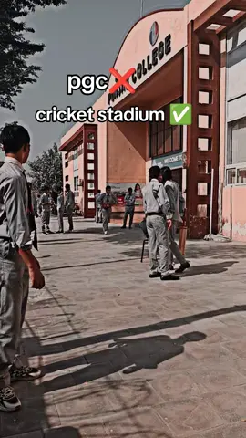 Bhai ke ball lagne lgi thi bachat ho gyee  Punjabians#pgc #bahriatown #campus 