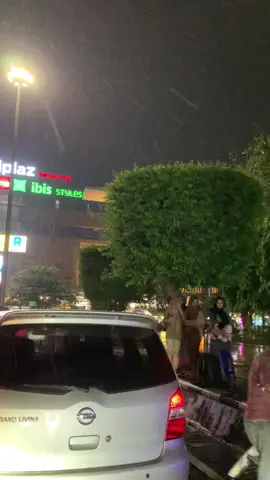 Mongso udan nek dolan ojo lali gwo ktp😭 #semarang24jam #sadewok 