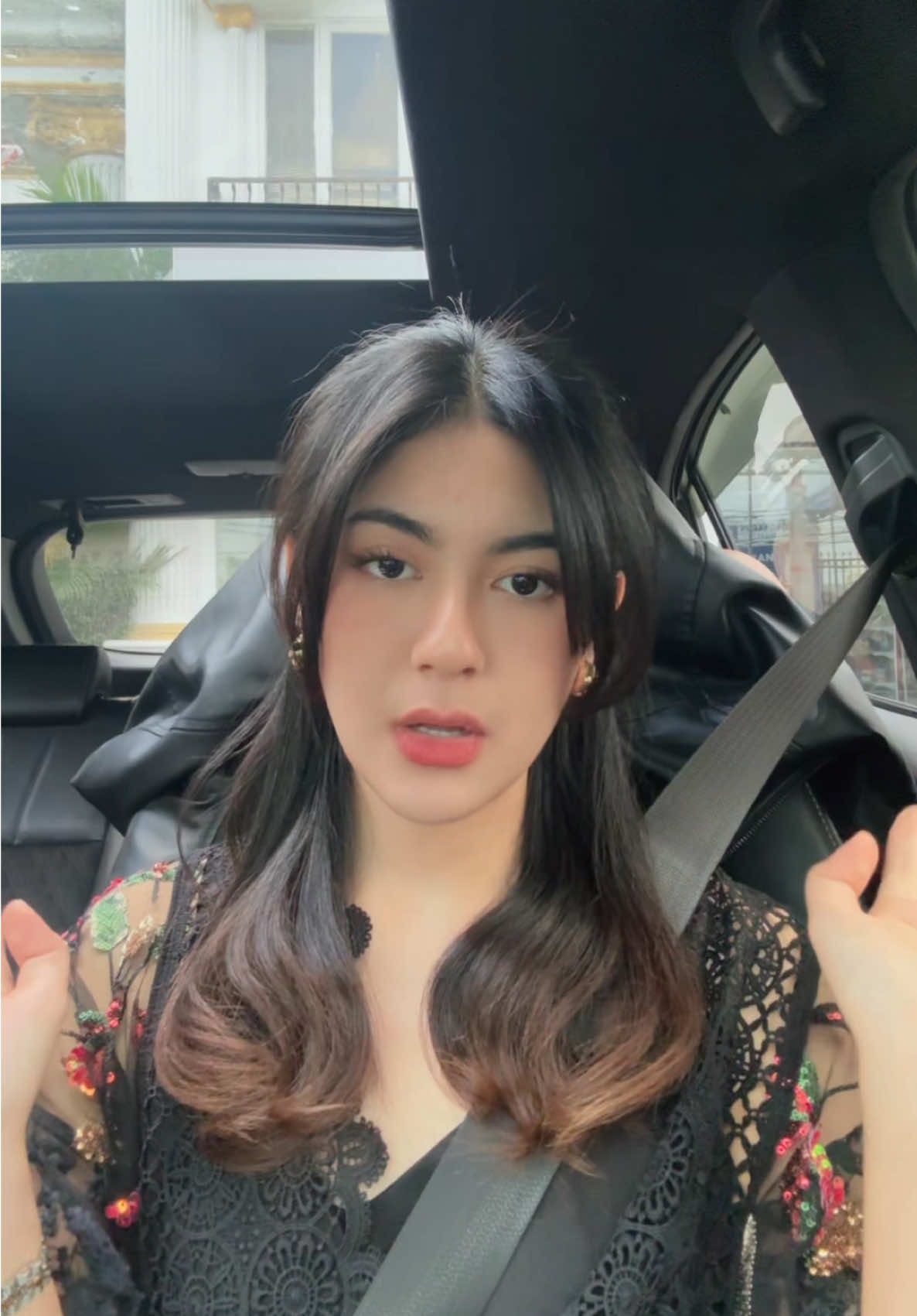 agak bersahaja