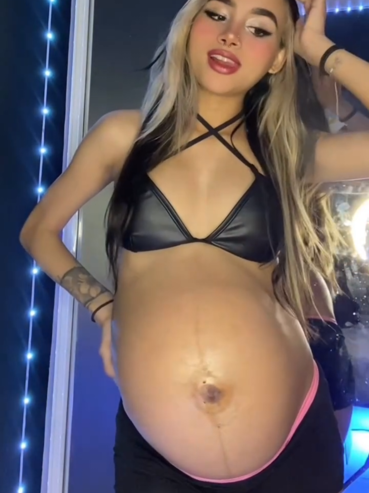 #pregnantbelly #bigpregnantbelly #pregnancy #pregnant 