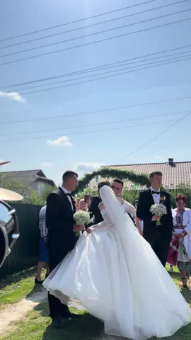 Зустріч молодят🥰 #гуртнапозитиві #українськамузика #typ #весільнамузика #trendingvideo 