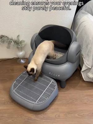 Intelligent sensor automatically cleans the cat litter, easy to keep clean and odorless.