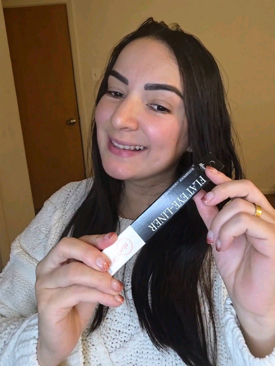 ✨ Anyone can master the perfect eyeliner! ✨ With NOON UP FLAT EYELINER, you can create soft or bold lines in seconds ⏱️ Super easy to use, smudge-proof, and lasts all day 🖤 #NOONUP#EasyEyeliner #MakeupMadeSimple #BeautyHack