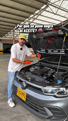 🛢️ ¿Por qué el aceite de tu carro se pone negro? 😳 Tranquilo, no es algo malo — de hecho, significa que está haciendo su trabajo. 💪 El aceite se oscurece porque atrapa impurezas y residuos del motor para mantenerlo limpio. Así que si lo ves negro… felicítalo, está protegiendo tu carro. 😎 #AceiteDeMotor #CuidadosDelCarro #Mantenimiento #TotalEnergies #ConsejosAutomotrices
