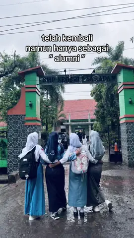 ternyata kaka - kaka alumni itu sekarang adalah kita 🥹🫵🏻 #smpn1saradan #saradanmadiun #foryoupage #anaksekolah #sma #bestfriend 