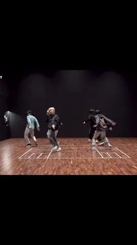 It fits so well omg #enhypen #song #viral #fyp #dancers 