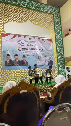 Penampilan kesenian madihin pon pes takhashush diniyah #madihinbanjar #harisantri #fyp #takhashushdiniyah #santri 