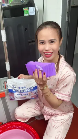 Miếng lau sàn nhà tự tan trong nước,lau sạch thơm thoang thoảng mà siêu tiết kiệm luôn ạ #mienglaunha #mienglaututan #mienglausantantrongnuoc #xuhuongtiktok #lytrainghiem 