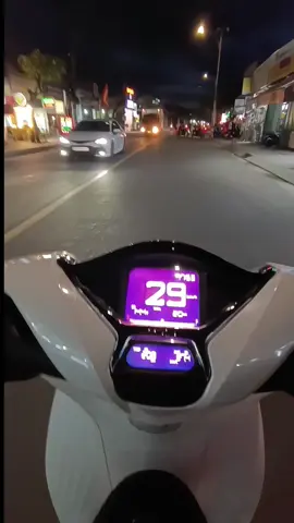 nay trời đẹp k mưa, dạo phố được xíu 🤣#xuhuong #xuhuongtiktok #sh #shvn #xuhuong