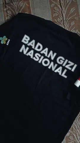 Ini dia requestan pembeli kita hari ini, gassss🔥 desain bisa di sesuaikan yahhh ☺ #sppg #makangizigratis #mbg #kaossppg #makanbergizigratis 