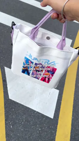 Not gonna lie, I lowkey want one in every color 😍💖 this K-Pop tote is literally EVERYTHING — cute, roomy, and totally flex-worthy 😎👜 #kpopfashion #cutebag #totebagvibes #crossbobybag #totebag 
