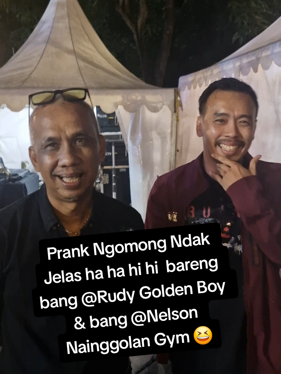 Prank Ngomong Ndak Jelas ha ha hi, terimakasih bang @rudygoldenboy telah diberi kesempatan wawancara usil ke bang @nelsonnainggolangym, sehat & sukses selalu aamiin, maafken bang saya ndak kuat sumpah 😂🙏
