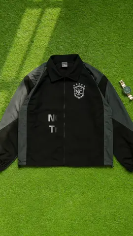 buat running kece nihh  #notcry #tracktop #tracksuit #cuanbarengbrand #gajiansale 