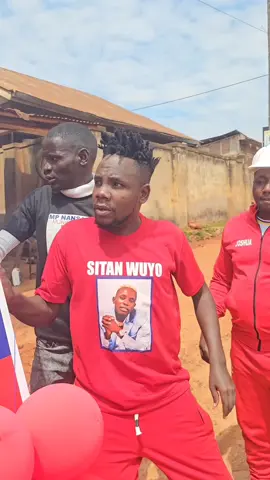 Omukunja Atasera today and HE Bobiwine. #zambalibulasiomukasa #nominations #nup #sitaniwuyo 