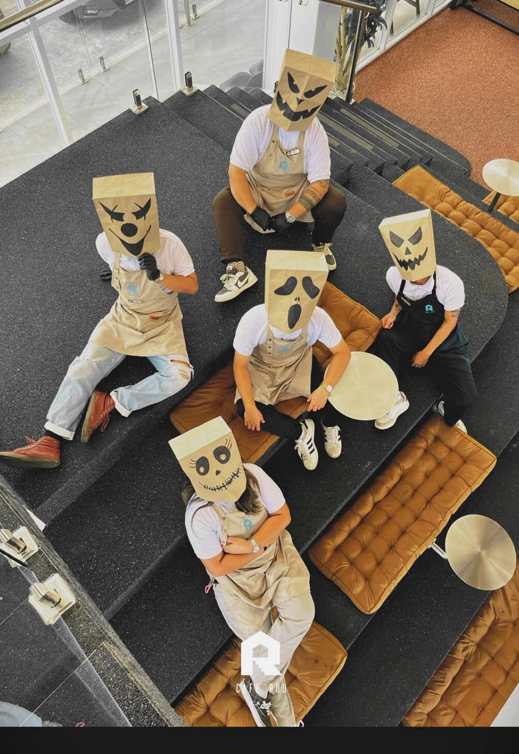 The Halloween spirit has arrived at Café Roo Taal! 👻🎃 Can you guess who’s behind the spooky paper bags? - - - #caferootaal #spooky #halloweentrend #fyp 