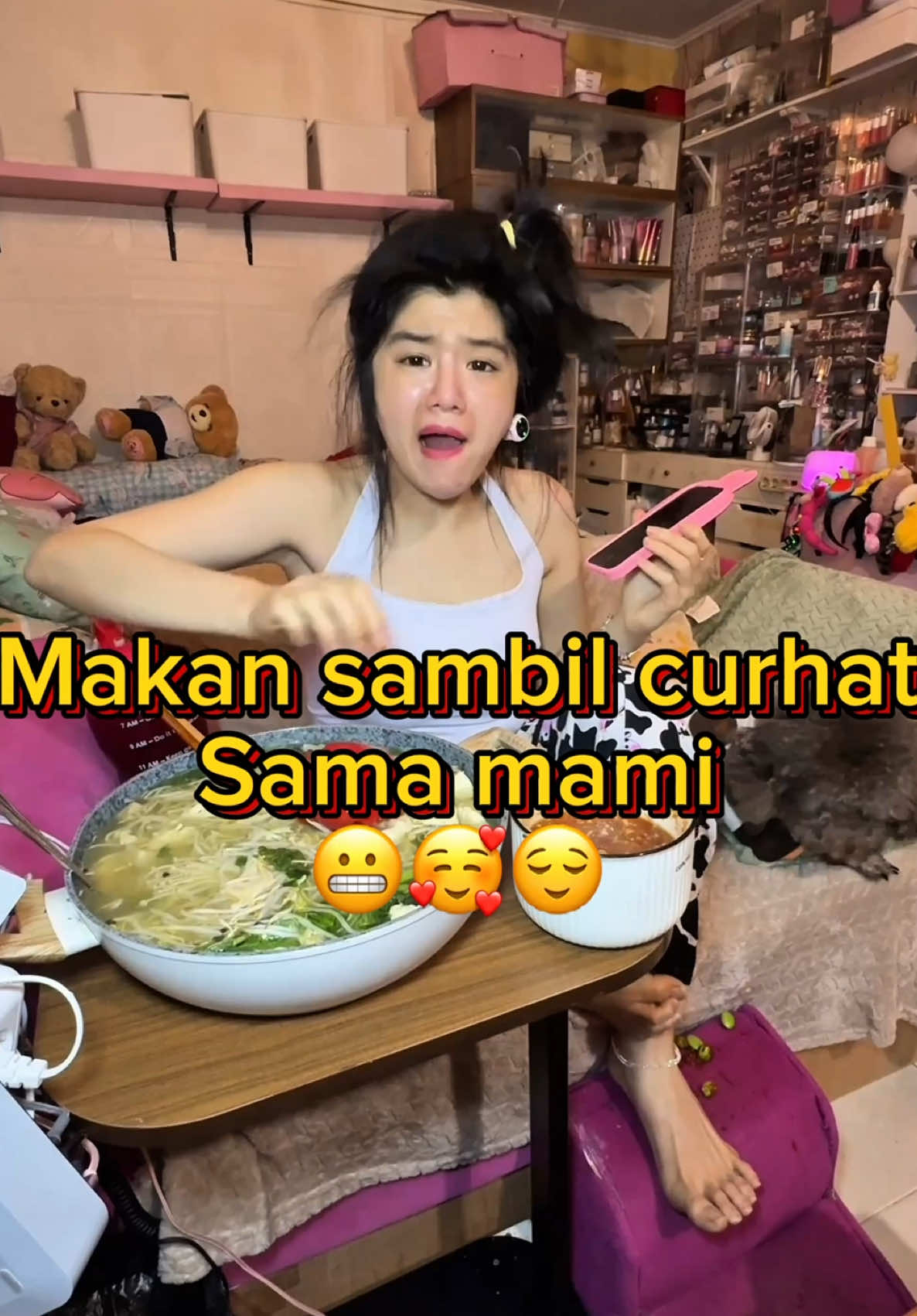 Makan sambil gosip sama mami itu paling endulll🥰😘 #fyp #adayinmylife #makan 