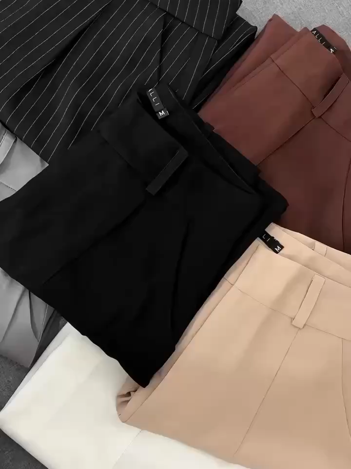 ⚠️ ALERTA DE PREÇO ABSURDO! ⚠️ A peça mais elegante e sofisticada da estação por um preço inacreditável! Chegou a hora de ter a sua Calça Pantalona Alfaiataria Premium sem pesar no bolso! ✨ Alfaiataria Premium: Caimento impecável, tecido estruturado e toque de sofisticação. 👖 Pantalona: Conforto, fluidez e a modelagem wide leg que é a tendência do momento. 💼 Com Bolso: Praticidade para o dia a dia, unindo o útil ao elegante. De R$ 129,00 🔥 POR APENAS R$ 34,90! Essa é a sua chance de adicionar luxo ao seu guarda-roupa gastando muito pouco. É a maior promoção de alfaiataria que você vai ver hoje! ⚠️ Promoção sujeita à alteração de preço e estoque do site. 🛒 A Elegância te espera! Clique e garanta a sua antes que o estoque zere! 👉 https://s.shopee.com.br/BLNGKZSxb #CalçaPantalona #Alfaiataria #Promoção #Liquidação #ModaFeminina #Achadinhos #LookElegante #WideLeg #PreçoBaixo