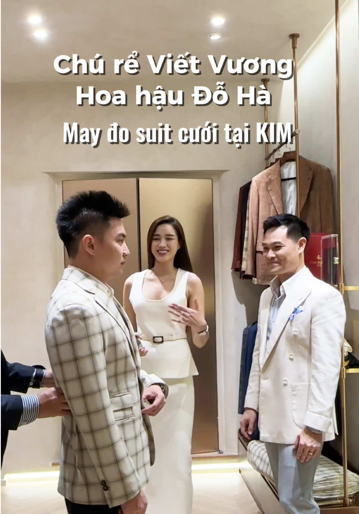 Bật mí hai thương hiệu Kim Bespoke và Kim × KIM chính là đơn vị đứng sau những bộ suit cưới lịch lãm của chú rể Viết Vương. Hãy cùng đoán xem, có bao nhiêu bộ suit cưới đã được thiết kế riêng cho ngày trọng đại sánh bước bên cô dâu Đỗ Hà. ____ Revealing the brands behind the groom’s impeccable wedding suits Kim Bespoke and Kim × KIM. Stay tuned to discover how many bespoke wedding looks were exclusively crafted for Viết Vương on his special day with Miss Đỗ Hà. ____ #kimbespoke #kimxKIM #hoahaudoha #damcuoidoha Trải nghiệm may đo cao cấp tại KIM BESPOKE: Add: 98CD Lê Lai, P. Bến Thành, HCM Hotline: 028 2215 5555 Email: support@kimbespoke.com.vn