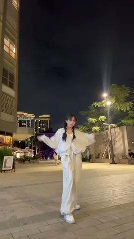 Trời lạnh òi… dc?#viral #jessi #dance #xuhuong 