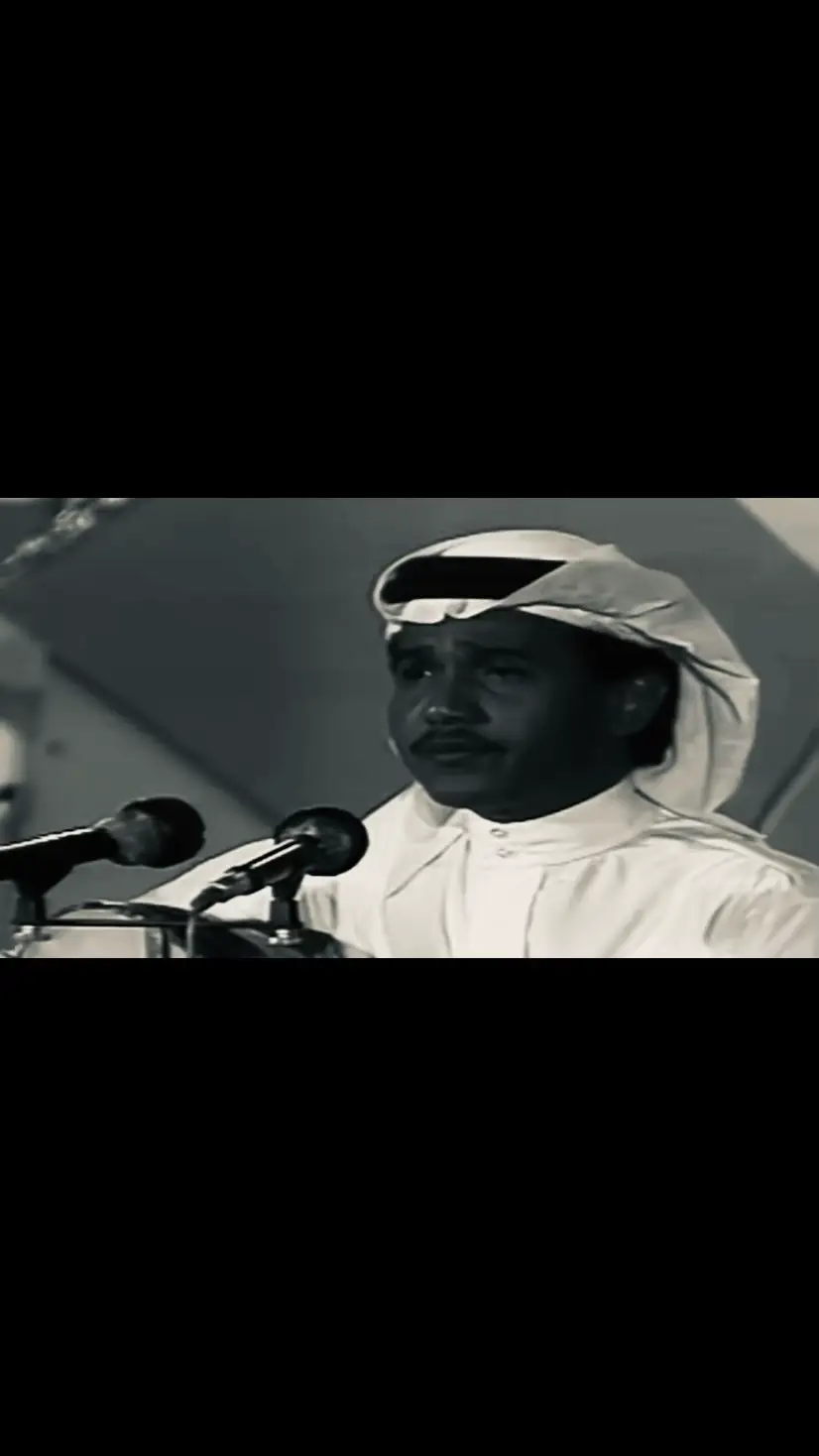 من هو اللي ثار أول هو انا والا الزناد من هو اللي غاب أول هو انا والا البعاد من هو اللي سمع الثاني نحيبه من هو اللي ضاع من سبة حبيبه ومن هو اللي عن بكاه ضم جفنه وارتكاه واحترق لهفه وآه من غيابك قلت لك لاتتركيني قلت لك مليون  مره حركي اي شي فيني وحركي كل شي مابيني وبيني - #greenscreen #4u #3 #abdu 