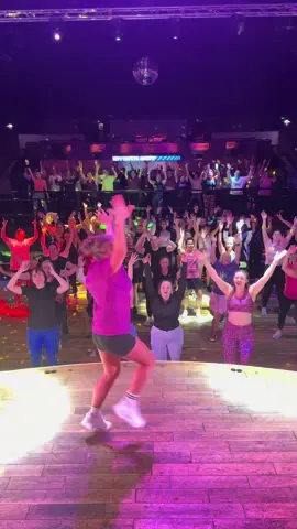 If you could bottle happiness in a song - it would be this amazing track from #ZIN119! ZDP Girlband 🇬🇧 dancing to this great track from @Zumba Fitness @GENTE DE ZONA   • • • #Zumba #Merengue #ZumbaClass #Fitness 