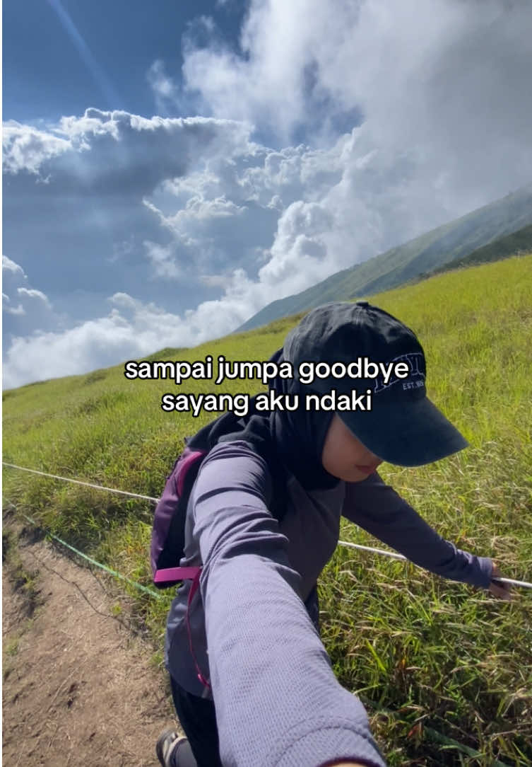 liyane 23th rabi, iki sek sibuk ndaki😭 #sumbingmountain #pendakigunung #fyp #trend #4u 