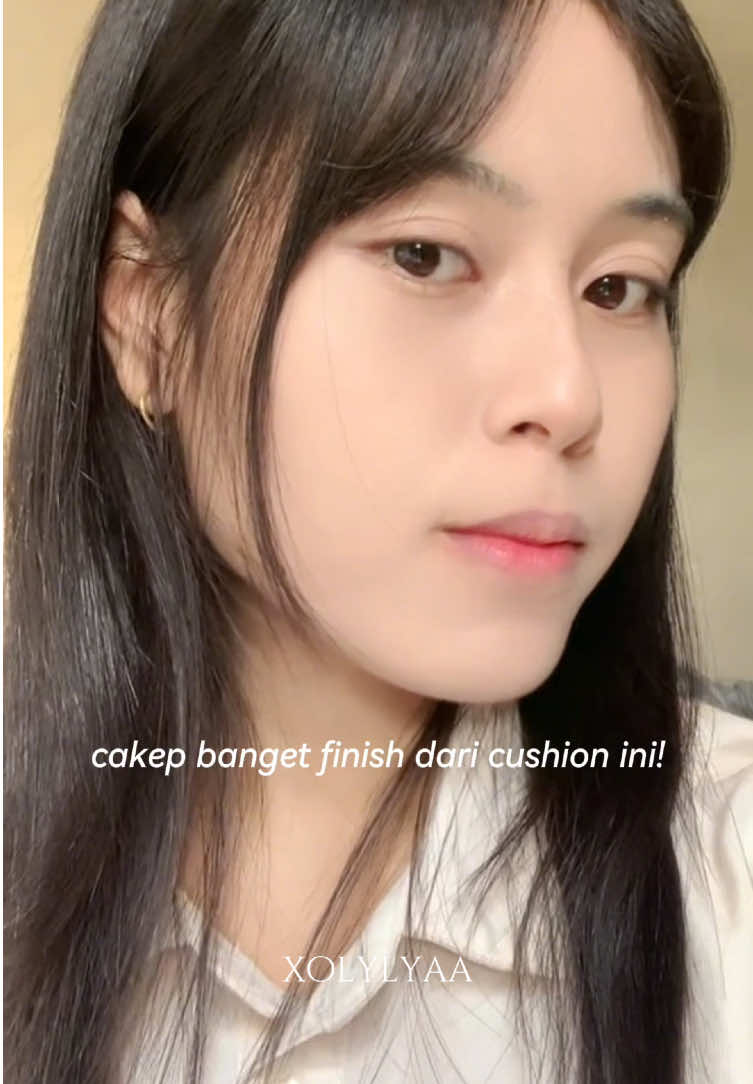 aku adalah type yg picky bgt soal cushion! aku ga suka cushion yg tebel trs oksidasi auto bikin muka kucell 😭 so far aku blm liat oksidasi yg mengkhawatirkan dari cushion ini #hexze #cushion #makeup #dailymakeup 