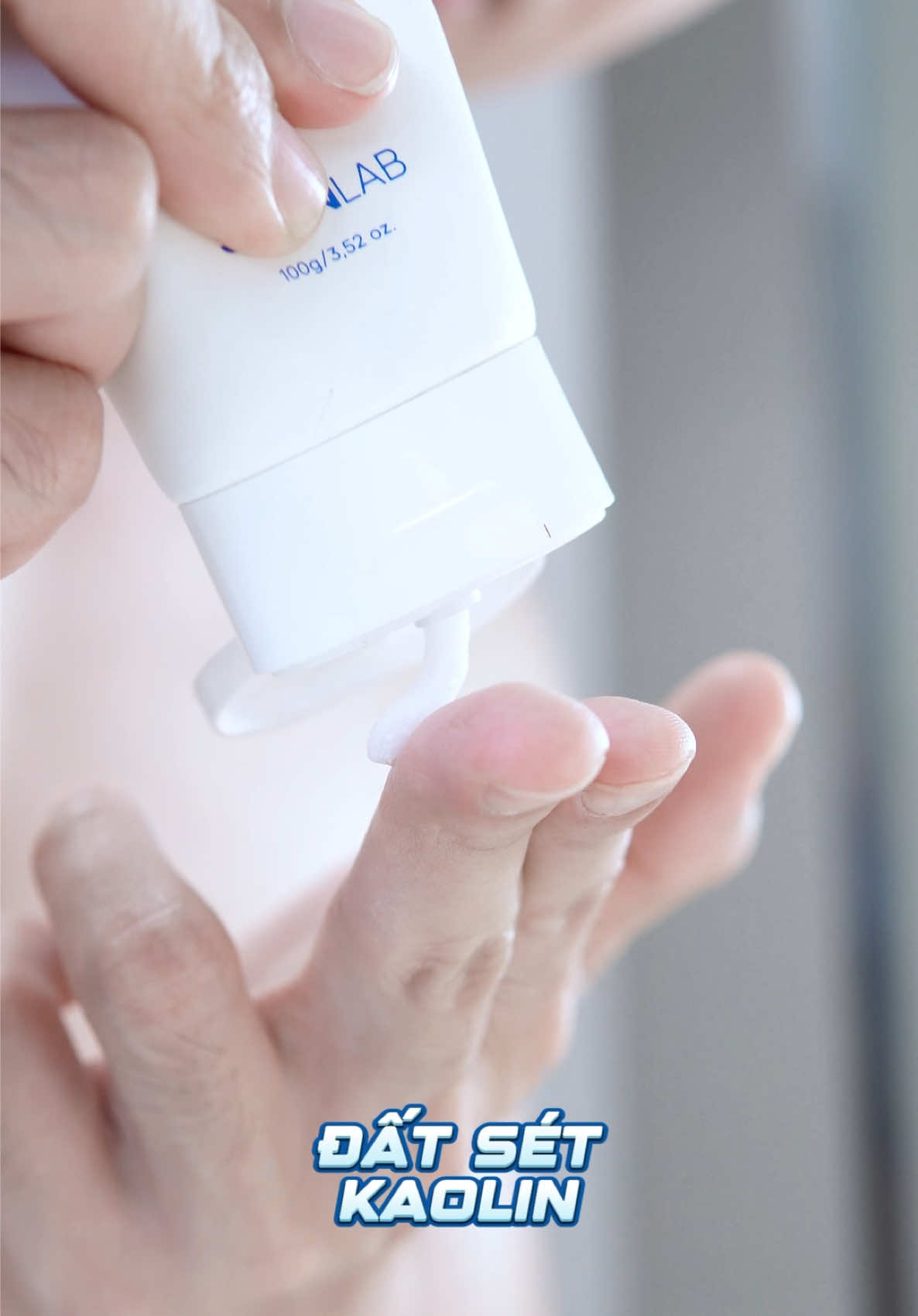 Sữa rửa mặt kết hợp với tẩy tế bào, cho da nam sạch sâu mà vẫn giữ được độ ẩm tự nhiên, đã vậy còn sáng da nữa! #sevenlab #suaruamat #formen #sangda #nguamun 