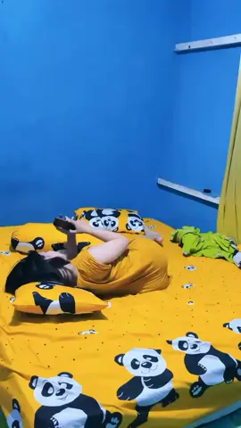malam malam aku sendiri..