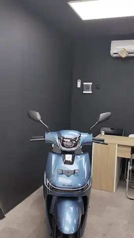 “Kerja cerdas tuh bukan cuma di kantor — tapi juga di jalan 😎” Motor listrik Indomobil bikin hidup makin efisien ⚡ Tanpa ribet, tanpa bensin, tanpa bising 💨 Cocok banget buat kamu yang pengen tampil modern & hemat setiap hari! 📞 Alwi: 0859-6713-3495 📞 Nafila: 0857-3262-6584 #MotorListrikIndomobil #FYP #KerjaSmart #GoElectric
