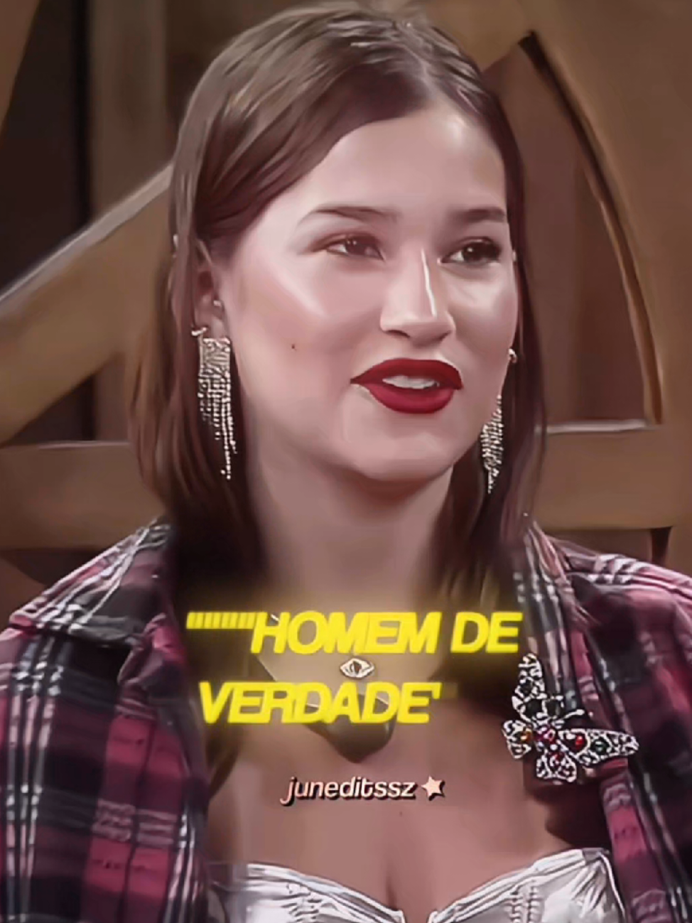 SOCORRO ONTEM A DUDA JANTANDO O BATORÉ E A SAORY ALOPRANDO O MATTEUS! São as mais mais mesmo! BORA BRASIL! Desde Já Fica Saory, Fica Támires! #dudawendling #saorycardoso #reality #edit #afazenda17 Scenepack by @scpnovelas/scprealitys e @scenesgs both on ig (instagram)