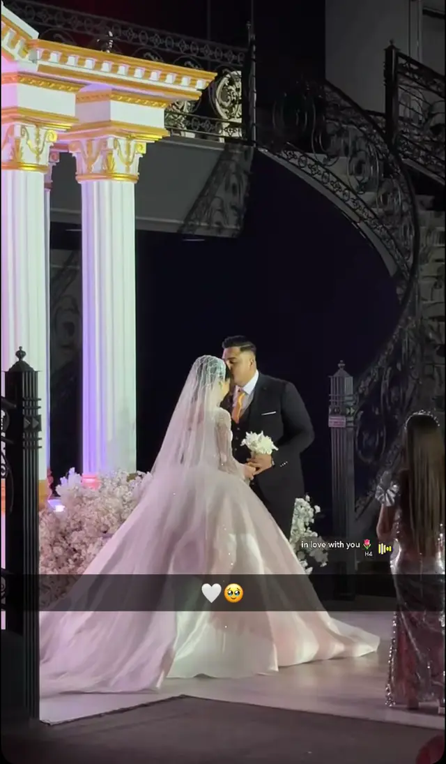 ؏ـنديَ رجال لو ترجع الدنيا بيه مليون مره اختاره بكل دنيا أعيشها ومارح ادخله ضمن احتمالات ❣