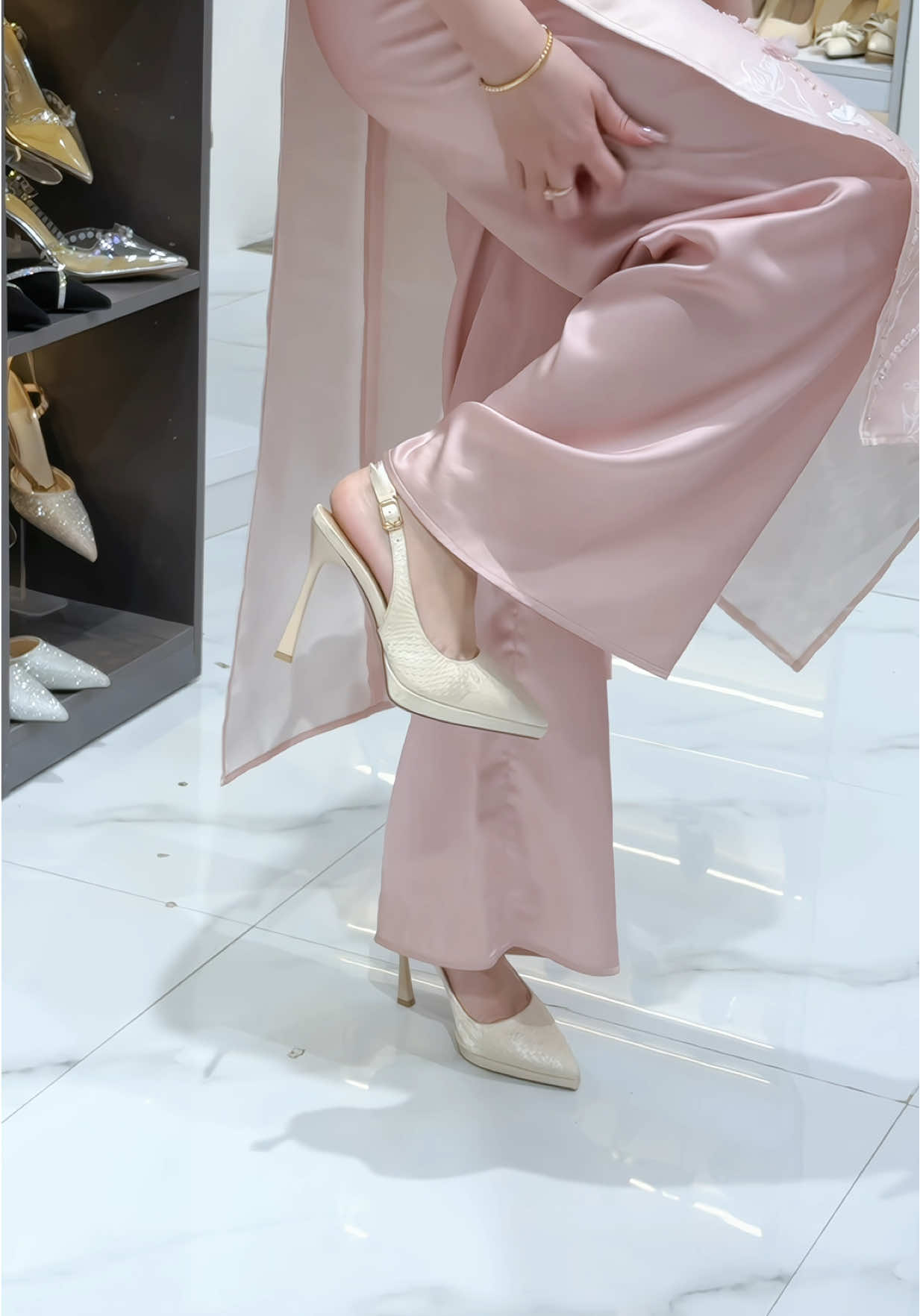 Kem mix đồ gì cũng xinh 😍#nguyetshoeshaiphong #giàyquảngchâu #giàycaogót #giaycuoi #xuhuongtiktok 