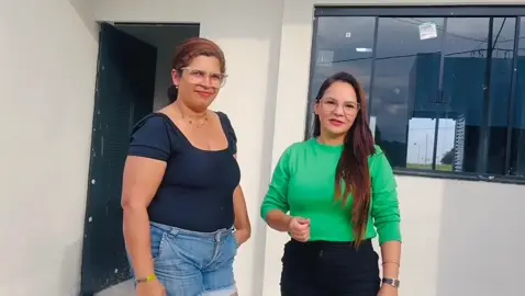 Momento de realização: a entrega das chaves do novo lar! 🏡💛 Hoje é dia de celebrar mais um sonho conquistado! 🎉 A emoção de ver uma família recebendo as chaves do seu novo lar não tem preço 🗝️✨ Cada detalhe dessa casa foi pensado com carinho, qualidade e compromisso. Com a Construtora União, o sonho da casa própria se torna realidade todos os dias! 💛 #ConstrutoraUniao #EntregaDeChaves #CasaPropria #SonhoRealizado #ChaveNaMao       👷‍♀️ CRECI 036663 - J