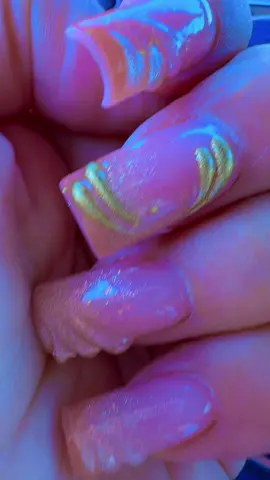 Me encantan 🥰🥰🥰🥰 #goldennaulsalon #nailsartvideos #LoveIsLove 